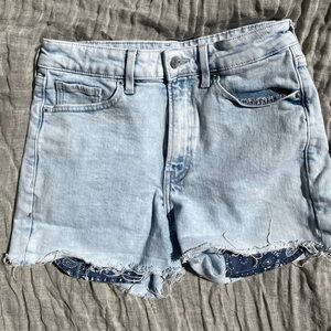 [Old Navy] O.G. High Rise Short, Light Wash w/ Bandana, Raw Hem